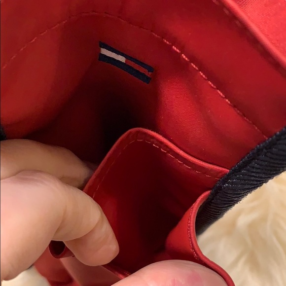 SALE!! Vintage Tommy Hilfiger big logo purse.  3 - Picture 14 of 16